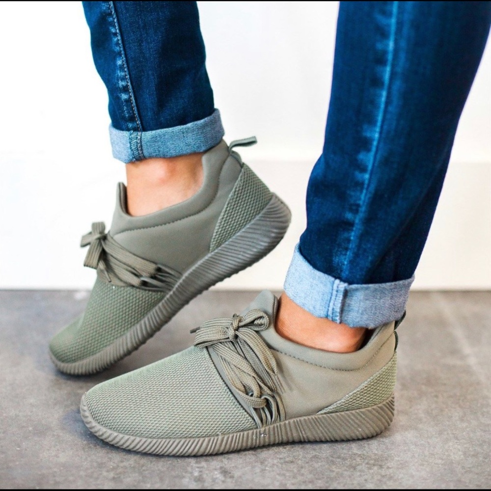 Qupid Green Lace-Up Sneakers